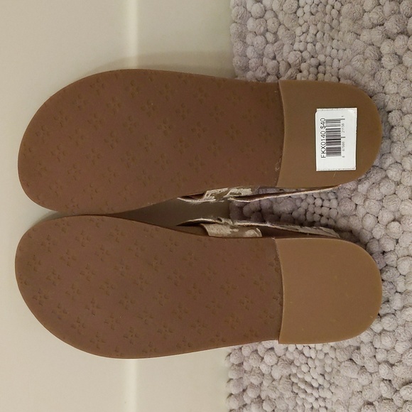 NWT Fidella Leather Sandals - Picture 10 of 16